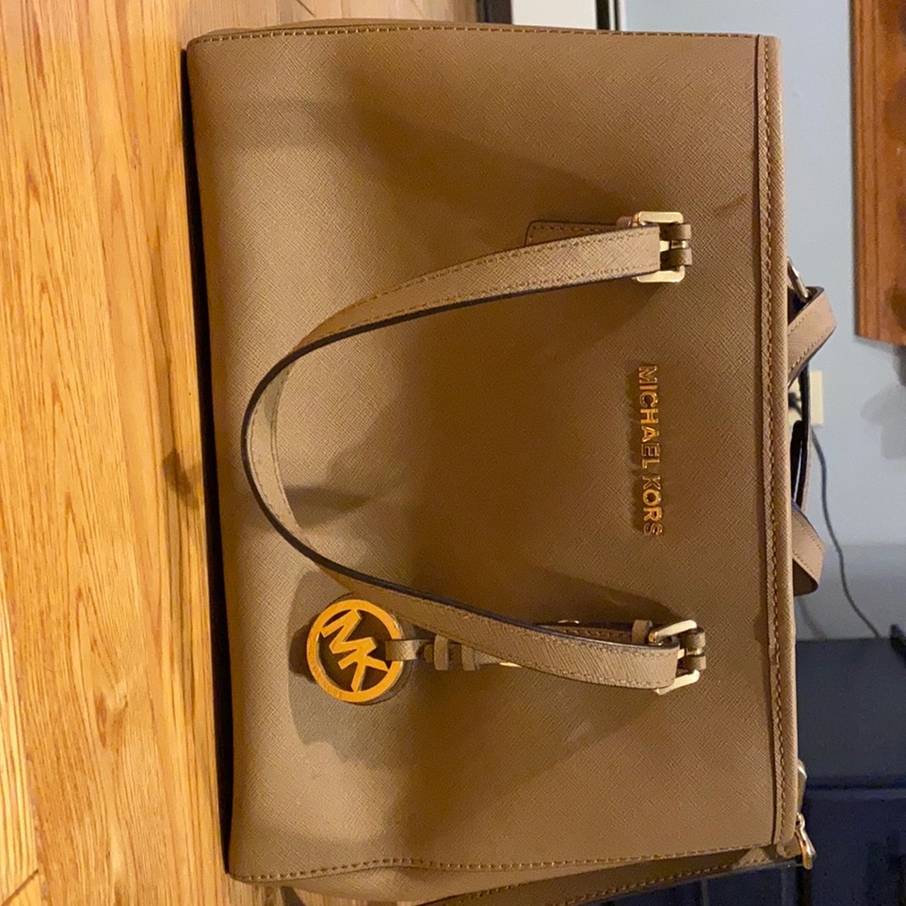 Micheal kors purse